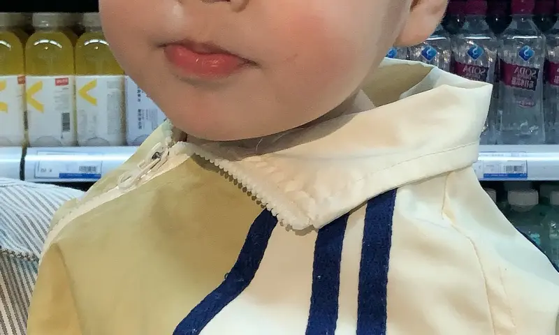 带孩子去超市认识新事物