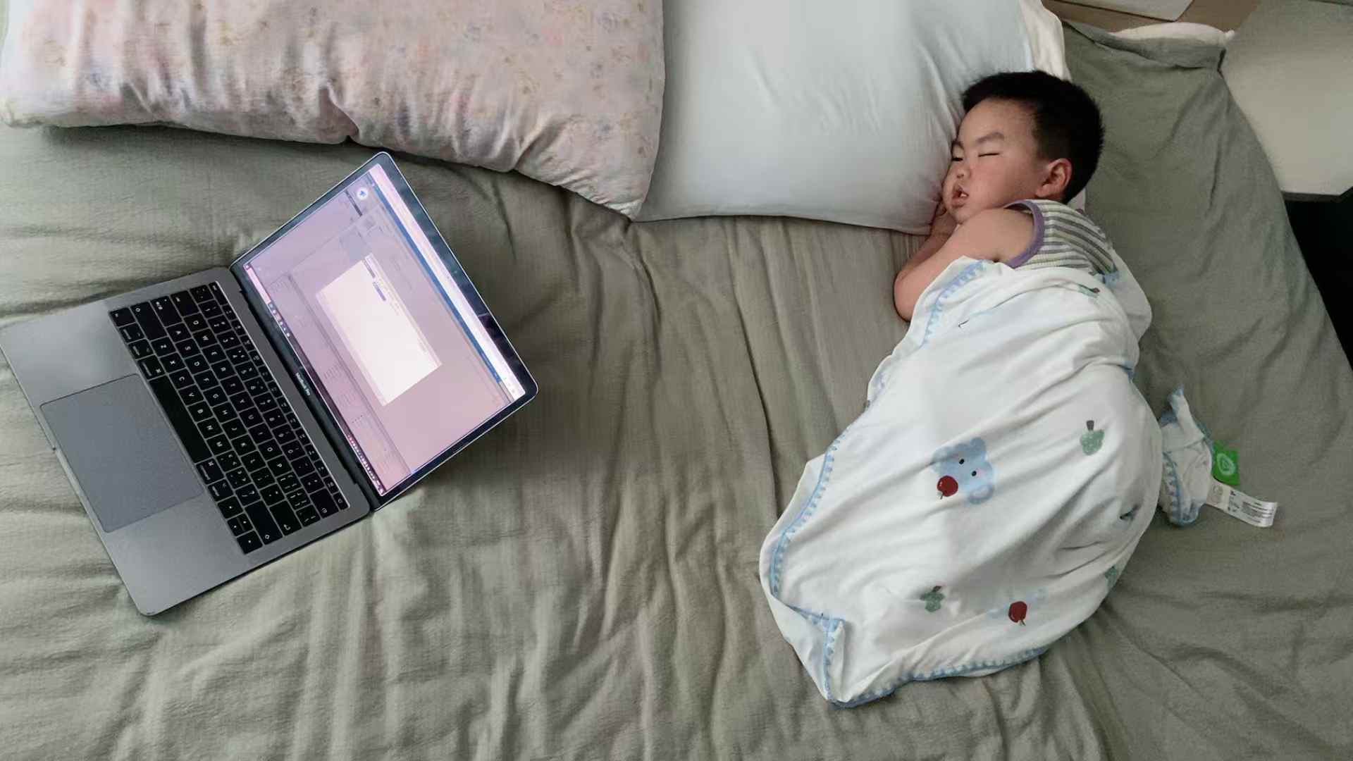 带娃与工作两不误